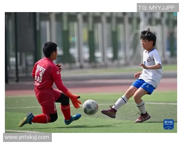 足球星光降落盛典燃动绿茵梦想璀璨之夜辉映荣耀时刻 足球星光降落盛典燃动绿茵梦想璀璨之夜辉映荣耀时刻