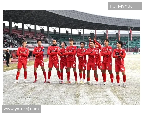 从球星眼神解读足球智慧与比赛心理探寻绿茵场上的独特魅力 从球星眼神解读足球智慧与比赛心理探寻绿茵场上的独特魅力