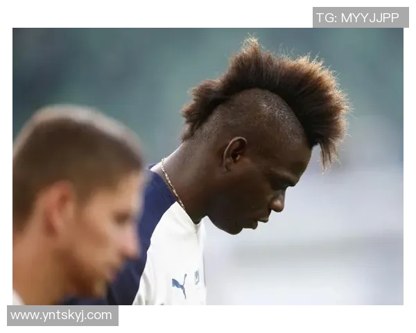 拥有小辫子独特发型的足球明星们展现个性与实力的精彩瞬间